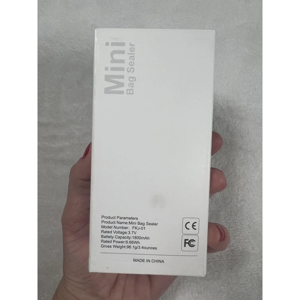 Mini Heat Bag Sealer 2 In‎ 1 Handheld USB-C Rechargeable Cutter White Portable